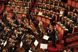 Maestro Riccardo  Muti con Orchestra Teatro dell'Opera_Concerto di Natale 16 dic 2012_Senato_fotoLelli e Masotti©Teatro dell'Opera_8454